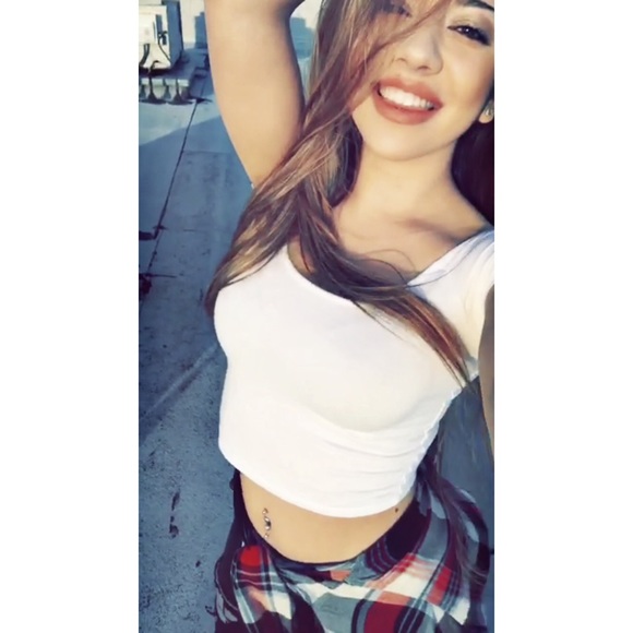 Profile Picture of Briana Pinedo (@briana_pinedo) on Poshmark