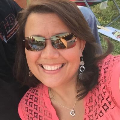 Profile Picture of Kim Dillard (@KimDillard19) on Twitter