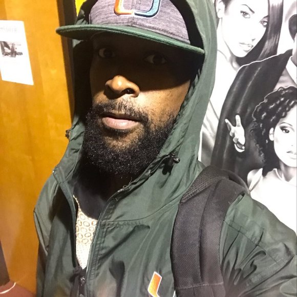 Profile Picture of Derrick John (@dejeanius) on Poshmark