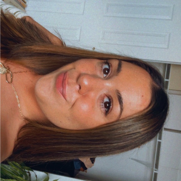 Profile Picture of Gina Desio (@gdes10) on Poshmark