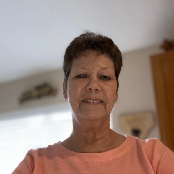 Profile Picture of Cindy Tivey (@cleosmom21) on Poshmark