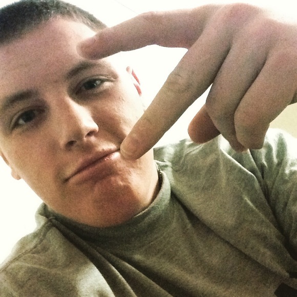Profile Picture of Logan Reveal (@lreveal777) on Poshmark