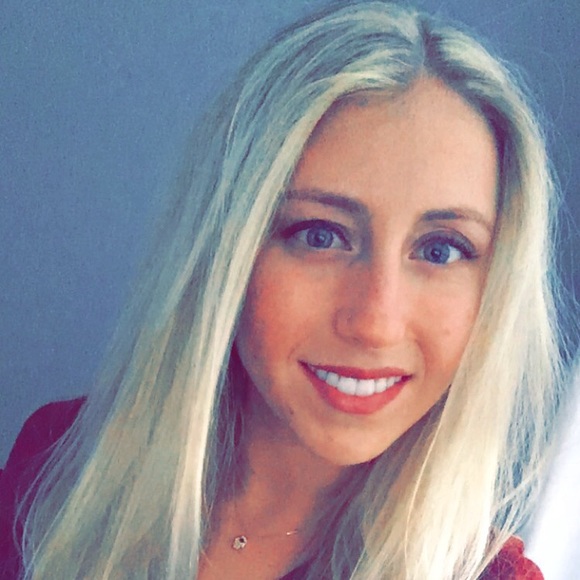 Profile Picture of Kate Conover (@kconover8) on Poshmark