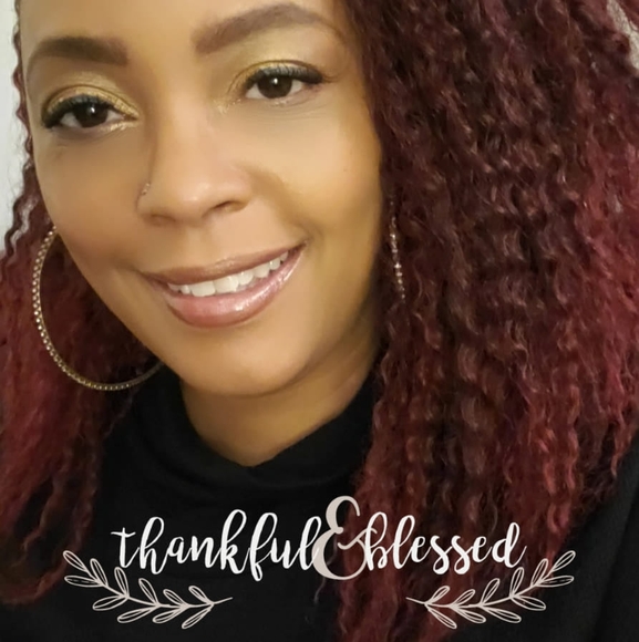 Profile Picture of Kelly Phillips-shannon (@kellyshannon412) on Poshmark