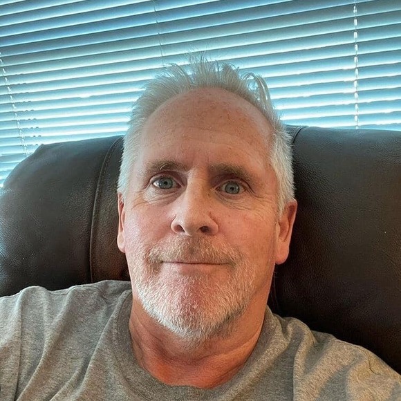 Profile Picture of Robbie stewart Stewart (@rstewart265) on Poshmark