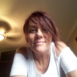 Profile Picture of Cathy Davey (@CathyDavey1065) on Twitter