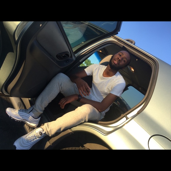 Profile Picture of Mark Settles (@lilmetro703) on Poshmark