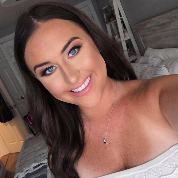 Profile Picture of Katelyn Dalton (@kdalton729) on Poshmark