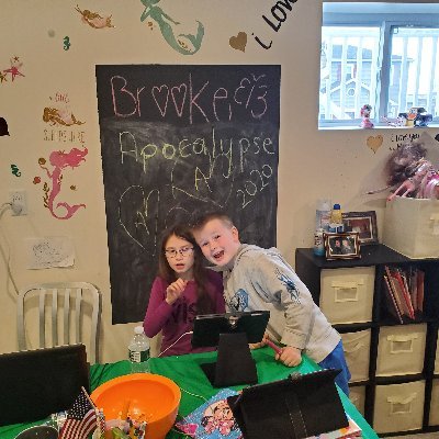 Profile Picture of Julia Corrigan (@juliacorrigan2) on Twitter