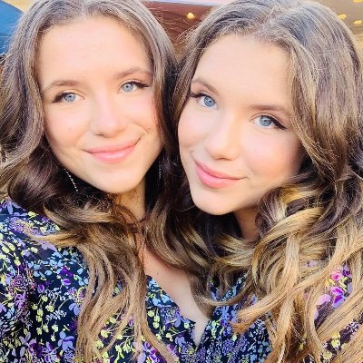 Profile Picture of Bianca And Chiara (@Dambrosiotwins) on Twitter