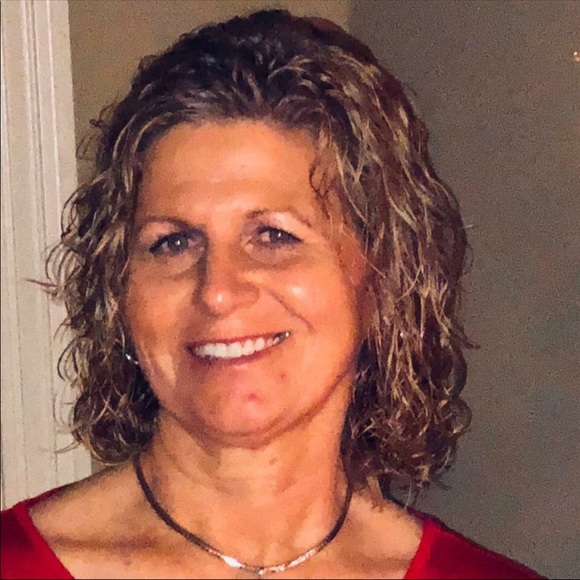 Profile Picture of Syvonne Morse (@tommycat32) on Poshmark