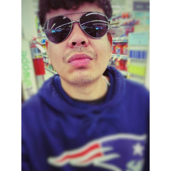 Profile Picture of Jonathan Velasq'ez (@jromero14sm) on Poshmark