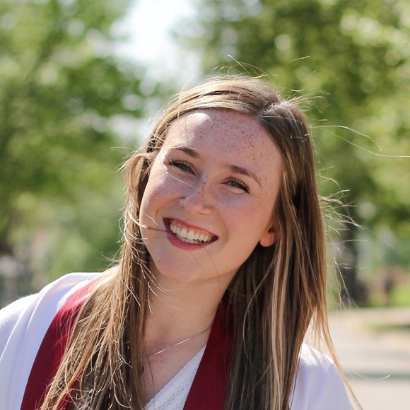 Profile Picture of Maureen Patterson (@maupatte) on Poshmark