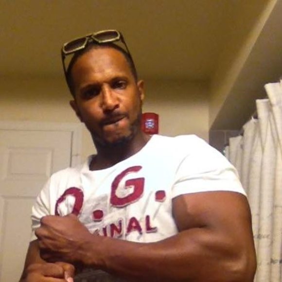 Profile Picture of Brett Roach (@brett1186) on Poshmark
