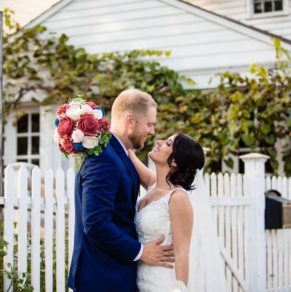 Profile Picture of Elise Bozzo (@ebozzy) on Poshmark