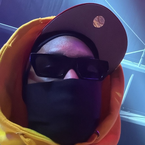 Profile Picture of Darrian Davis (@luldee1016) on Poshmark