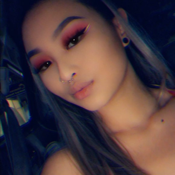 Profile Picture of Isabelle Tran (@ixaay) on Poshmark