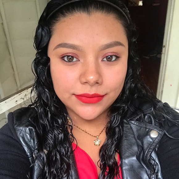 Profile Picture of Yeimy Romero (@yeimy_romero1) on Poshmark