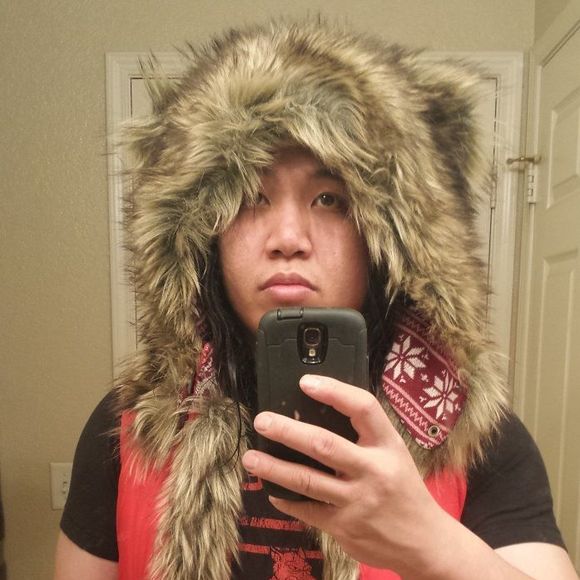 Profile Picture of Wang Yi (@wang_yi) on Poshmark