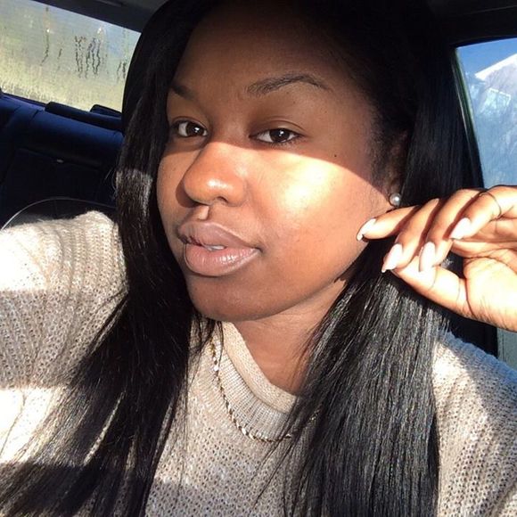 Profile Picture of Simmone Shingler (@janenjuice) on Poshmark