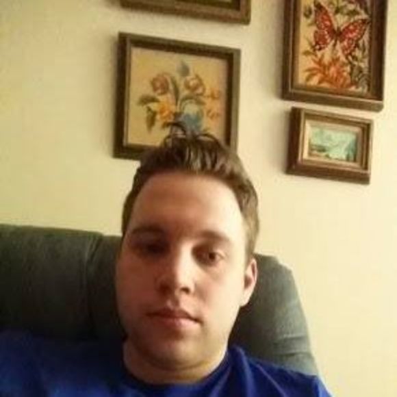 Profile Picture of Andrew Levine (@dwewlevine) on Poshmark