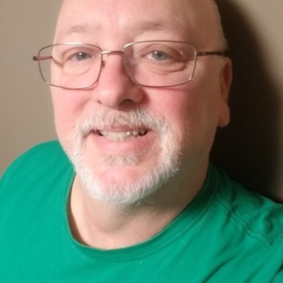 Profile Picture of David Miconi (@davediamond7) on Poshmark