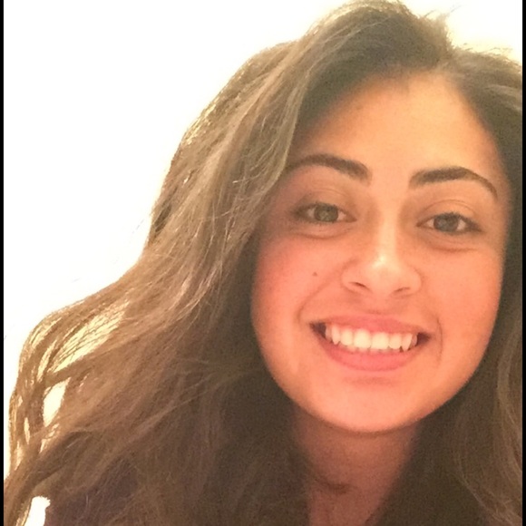Profile Picture of Victoria Lencioni (@vickie2334) on Poshmark