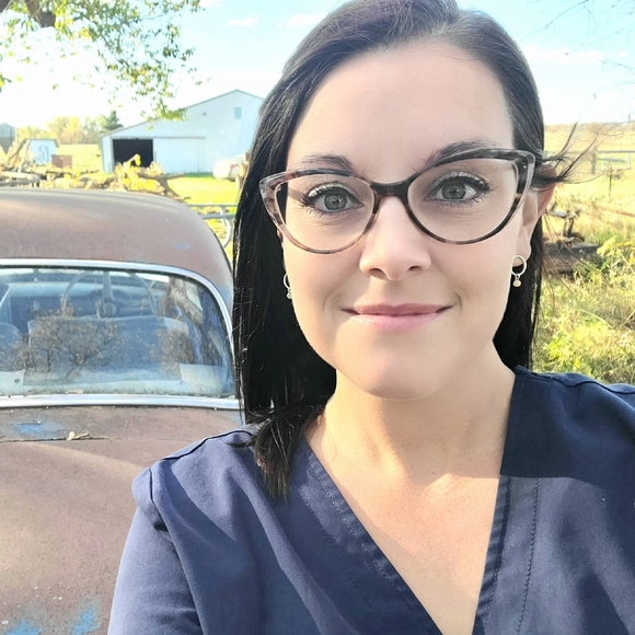 Profile Picture of Candis Keehr (@candiskeehr) on Poshmark