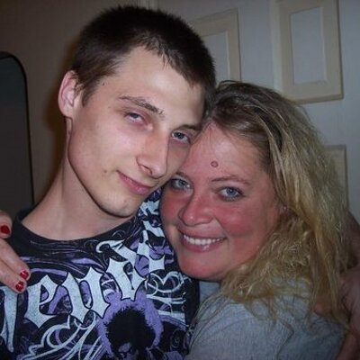 Profile Picture of Laurie S. Larson (@Tweeter0813) on Twitter