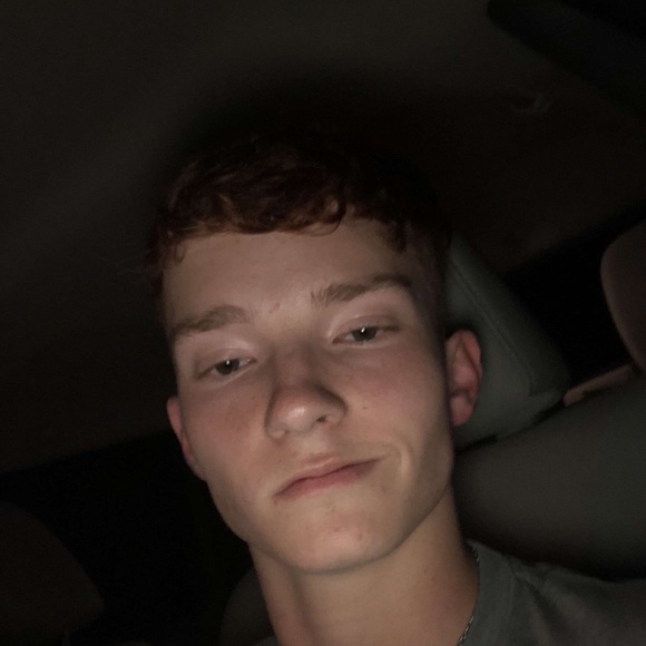 Profile Picture of Joel Gassiott (@joelgassiott) on Poshmark