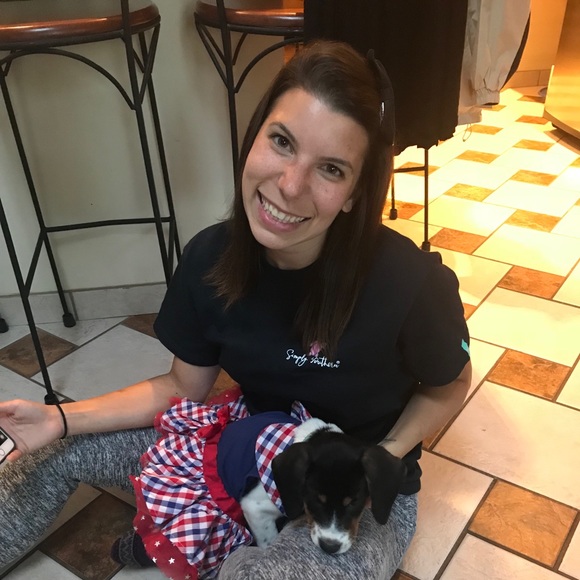 Profile Picture of Gina Quirk (@ginaquirk) on Poshmark