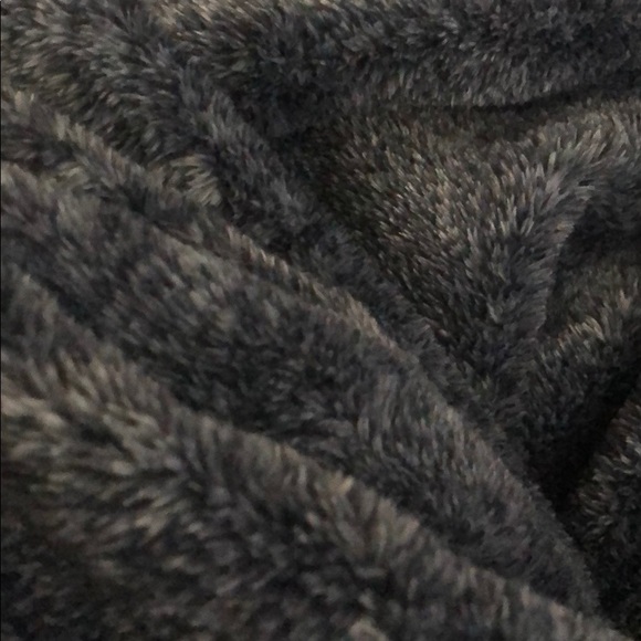 Profile Picture of Jazmin Hartnell (@jazzyharts) on Poshmark