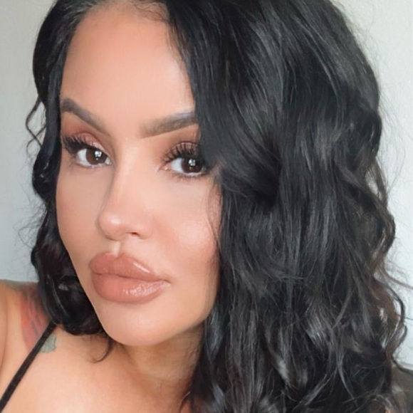 Profile Picture of Ruby Quintana (@ruby_quintana) on Poshmark