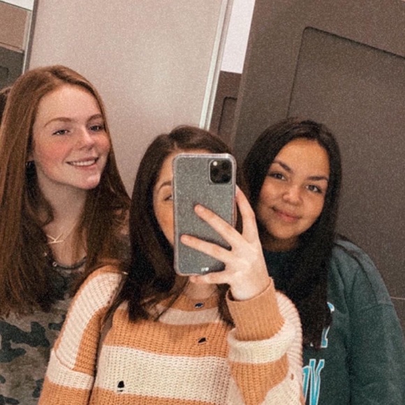 Profile Picture of Kaitlyn Corkren (@kcorkren) on Poshmark