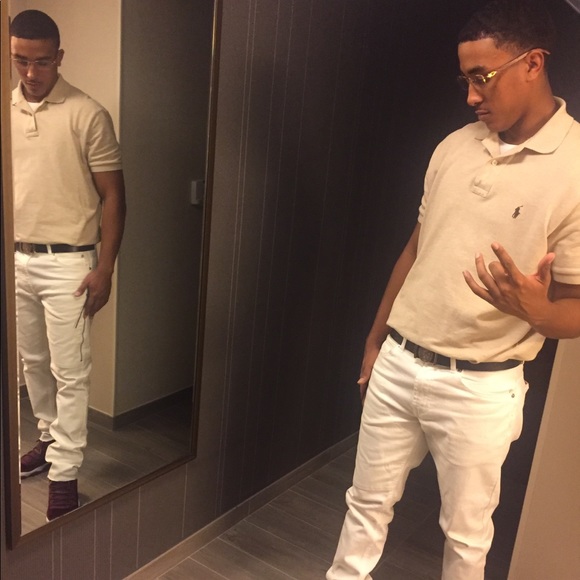 Profile Picture of Chris Valsin (@cval17) on Poshmark