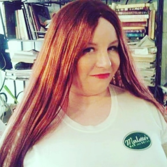 Profile Picture of Erin Roach (@esummers112773) on Poshmark