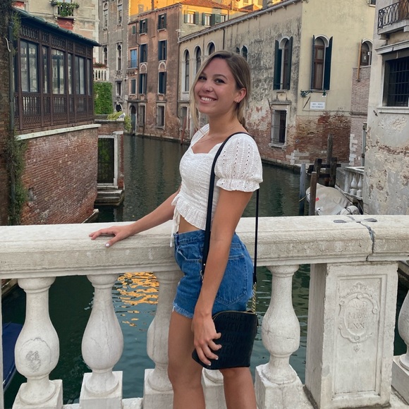 Profile Picture of Savanna Recchio (@savannarecchio) on Poshmark