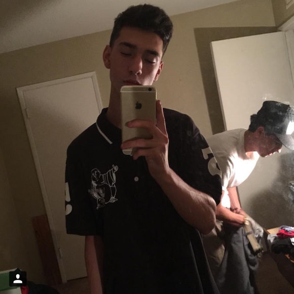 Profile Picture of Alec Weltmer (@alecweltmer) on Poshmark