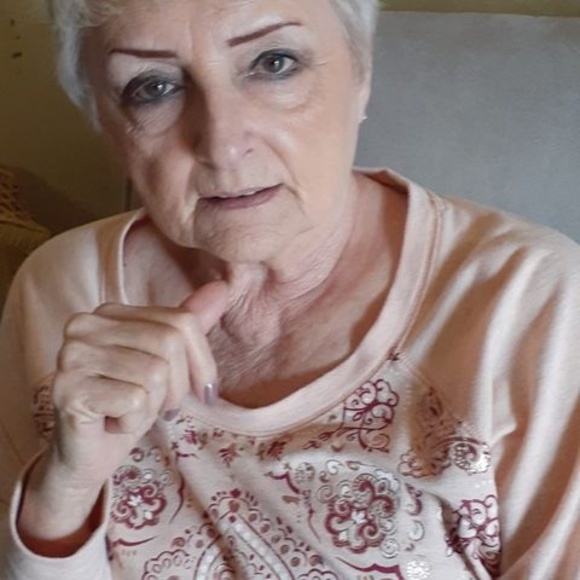 Profile Picture of Frances Andrews (@francesandrews) on Poshmark