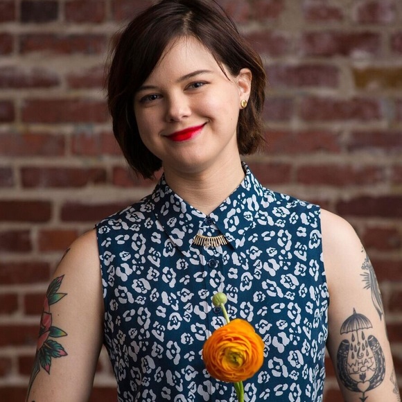 Profile Picture of Jessica Harkness (@sunsetcircle) on Poshmark