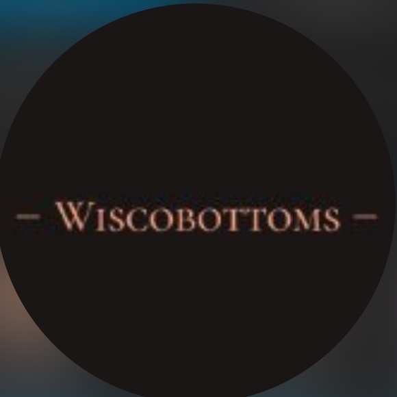 Profile Picture of Wisco Bottoms (@wiscobottoms) on Poshmark