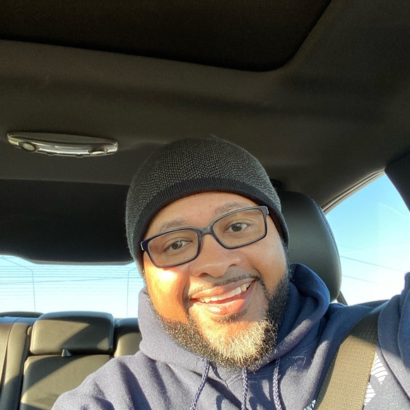 Profile Picture of James Chisholm (@chiztrail) on Poshmark