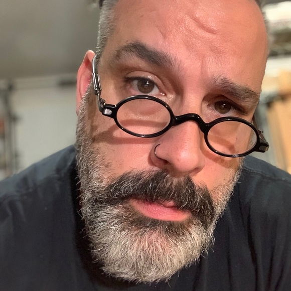 Profile Picture of John Gilbert (@johngilbert73) on Poshmark