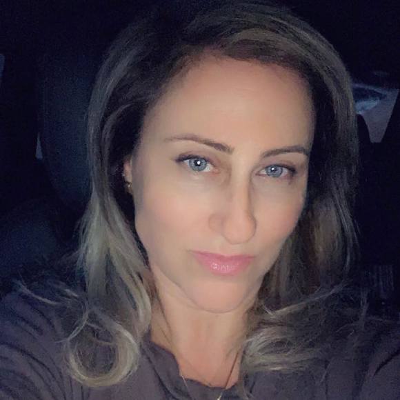 Profile Picture of Carmy Schiavone (@carmyschiavone) on Poshmark