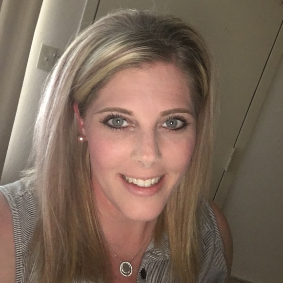 Amanda Obriant - Poshmark Profile Picture of Amanda Obriant (@amalliea007) on Poshmark