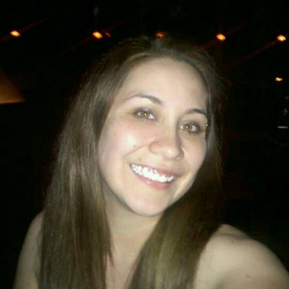 Profile Picture of Sarah Scalise (@sscalise) on Poshmark