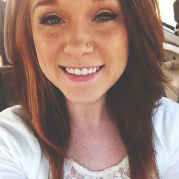 Profile Picture of Amber Coursolle (@yoamberlynn) on Poshmark