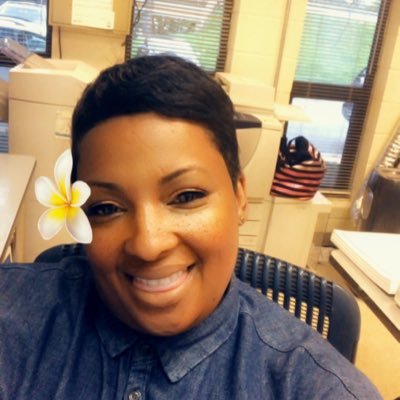 Profile Picture of Renee “Flymomz” Isaac (@flymomz) on Twitter