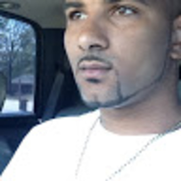 Profile Picture of Paul Hall (@peezo677) on Poshmark