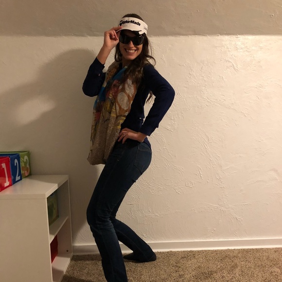 Profile Picture of Nadya Volkoff (@nadzvee) on Poshmark